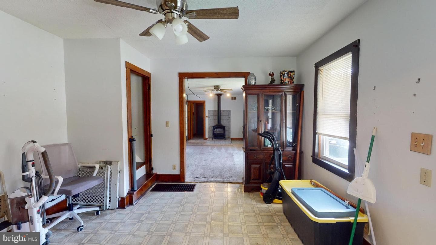 127 E Hannah Lane photo 3
