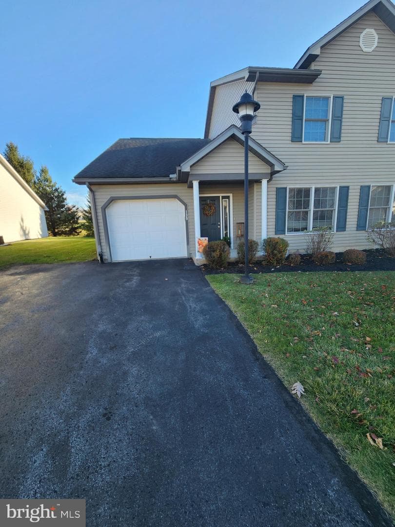 139 Winchester Court photo 1