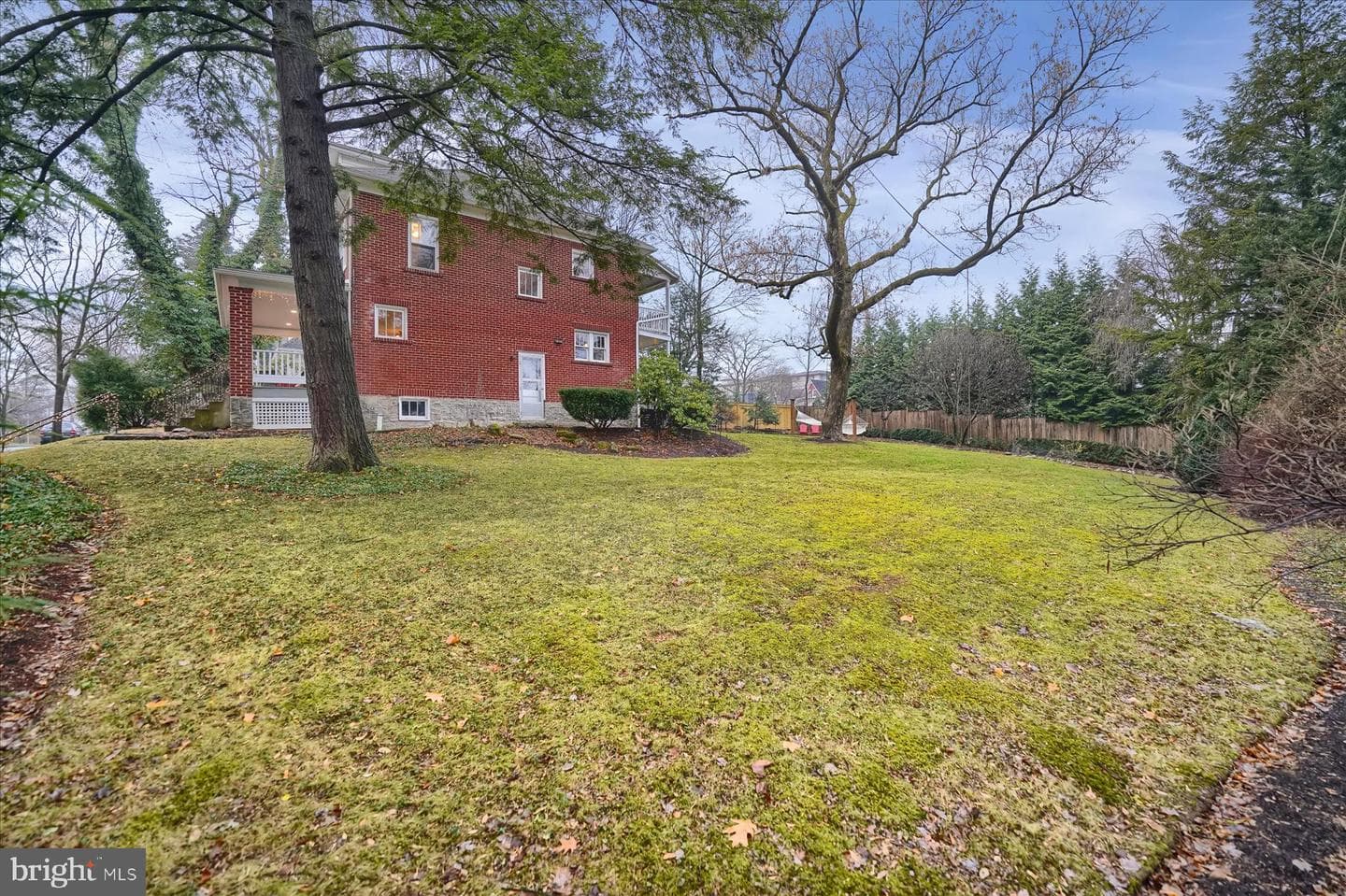 525 E Foster Avenue photo 9