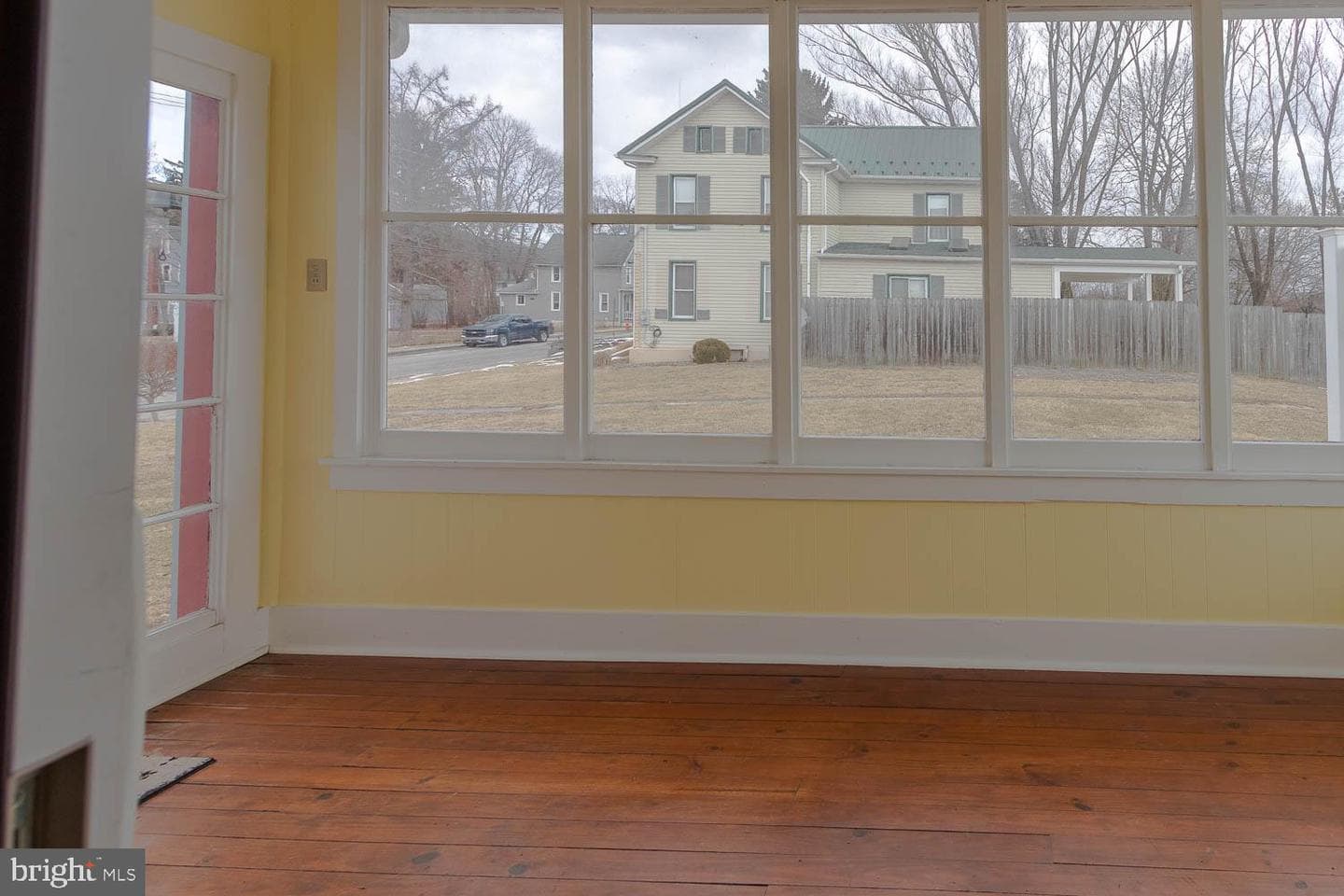 338 E Lamb Street photo 18