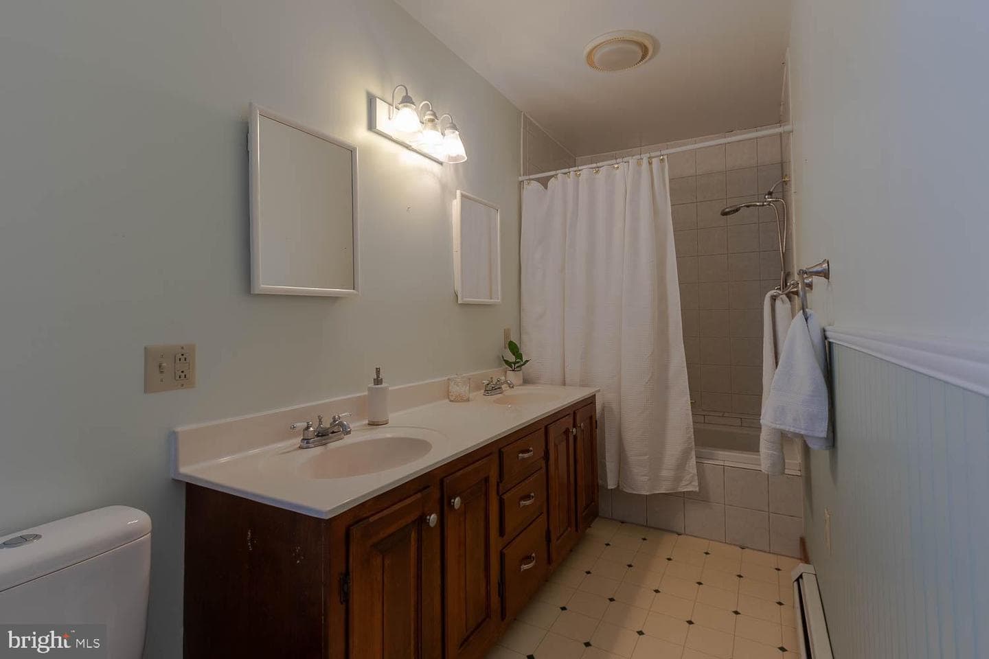 338 E Lamb Street photo 30