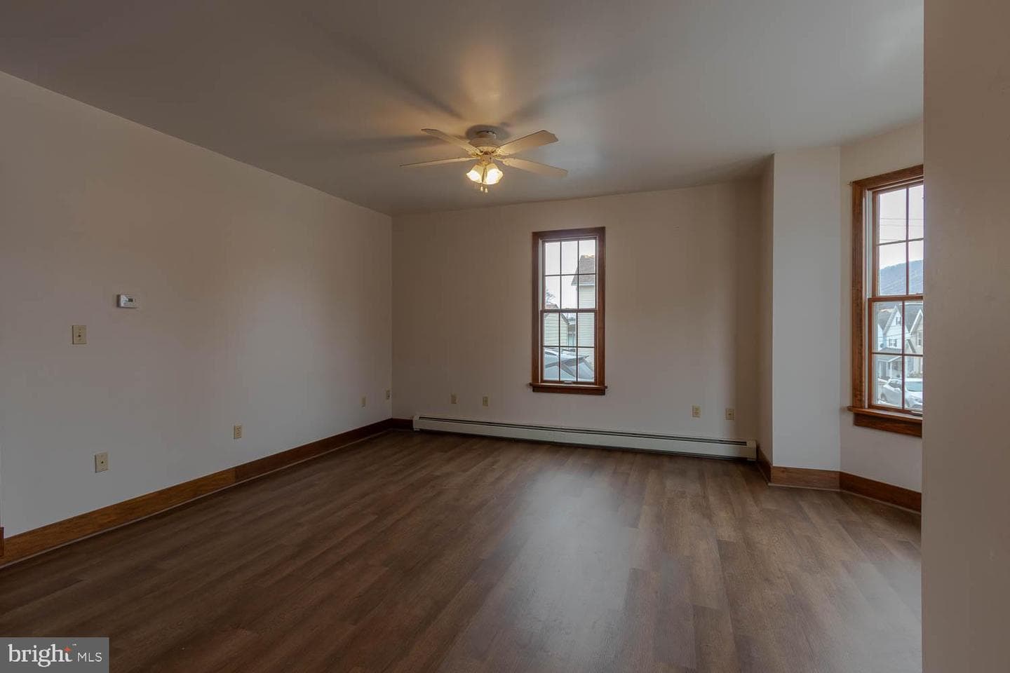 338 E Lamb Street photo 5