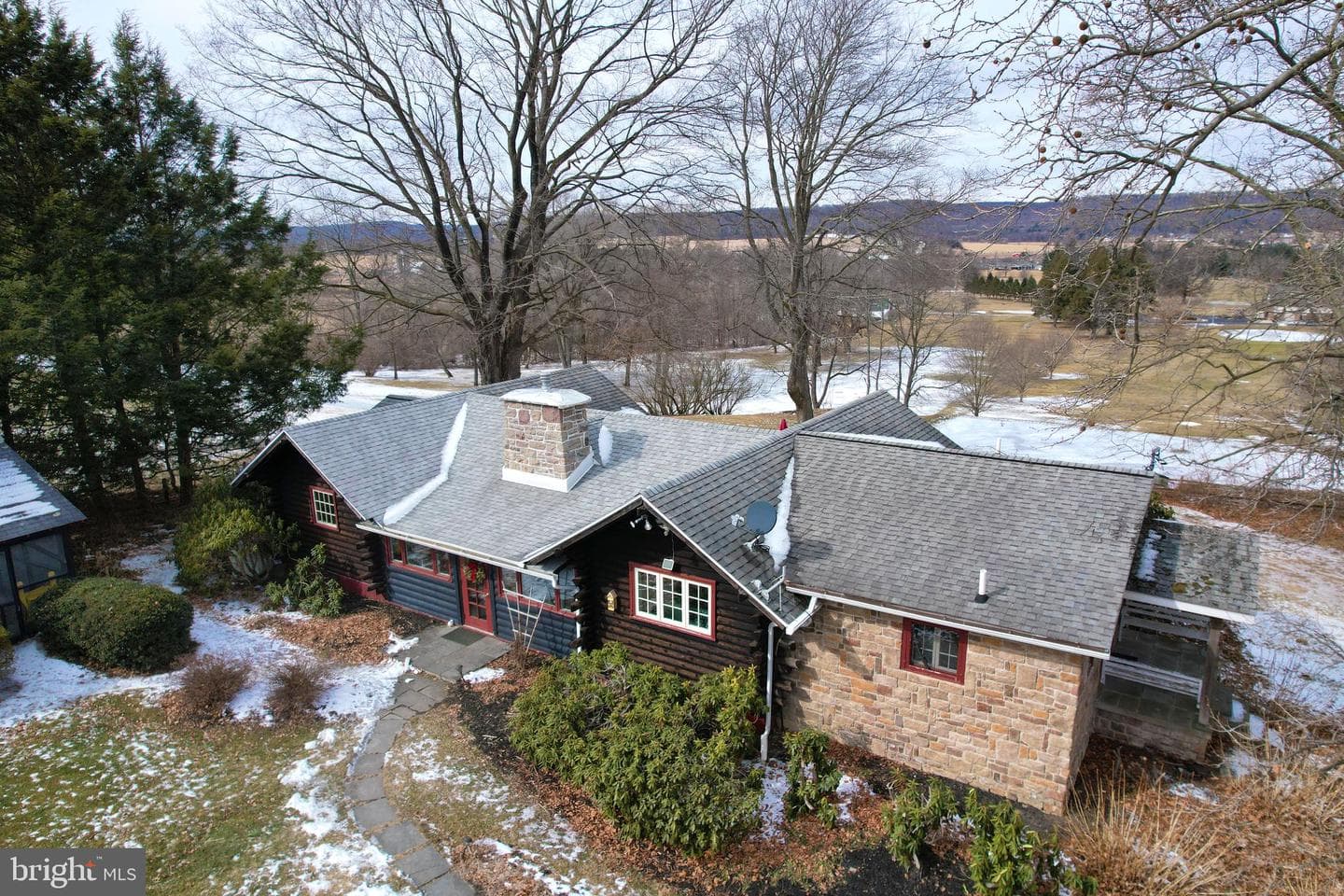 448 Hecla Road photo 2
