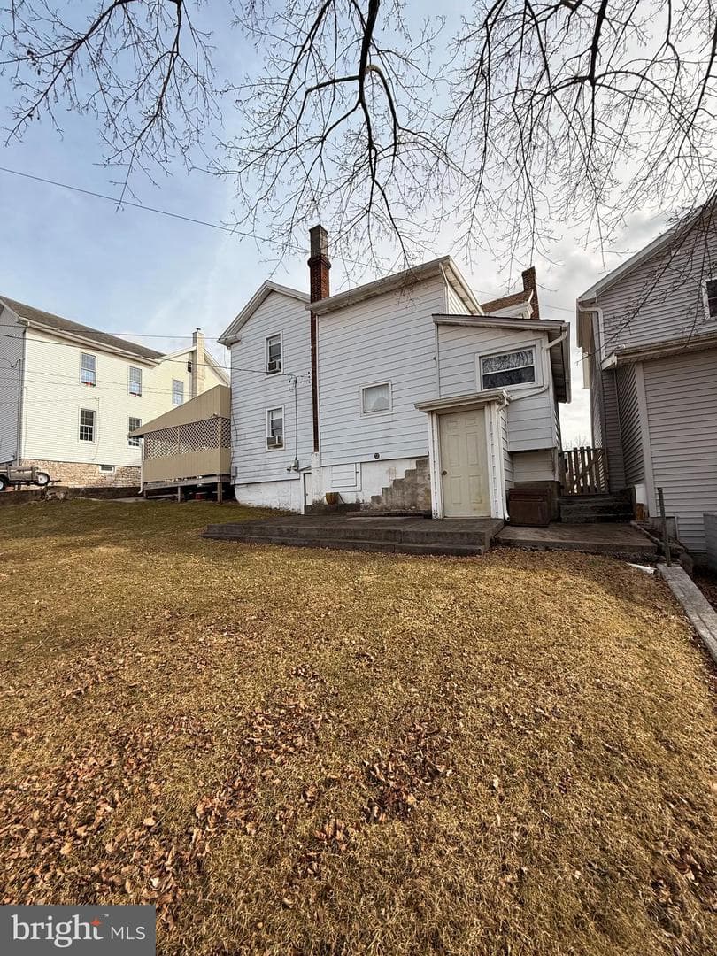 215 E High Street photo 6