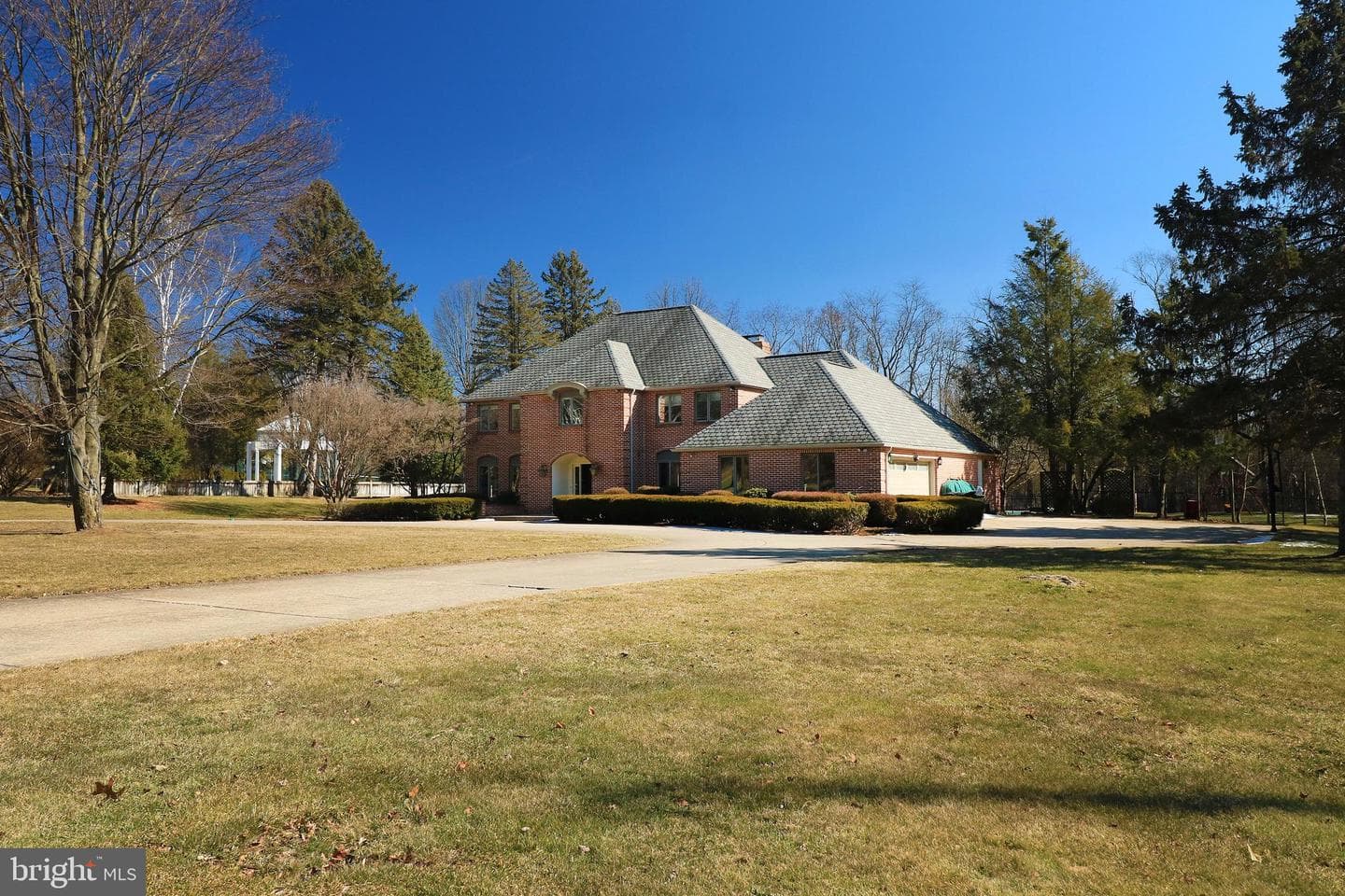 2610 Sleepy Hollow Drive photo 2