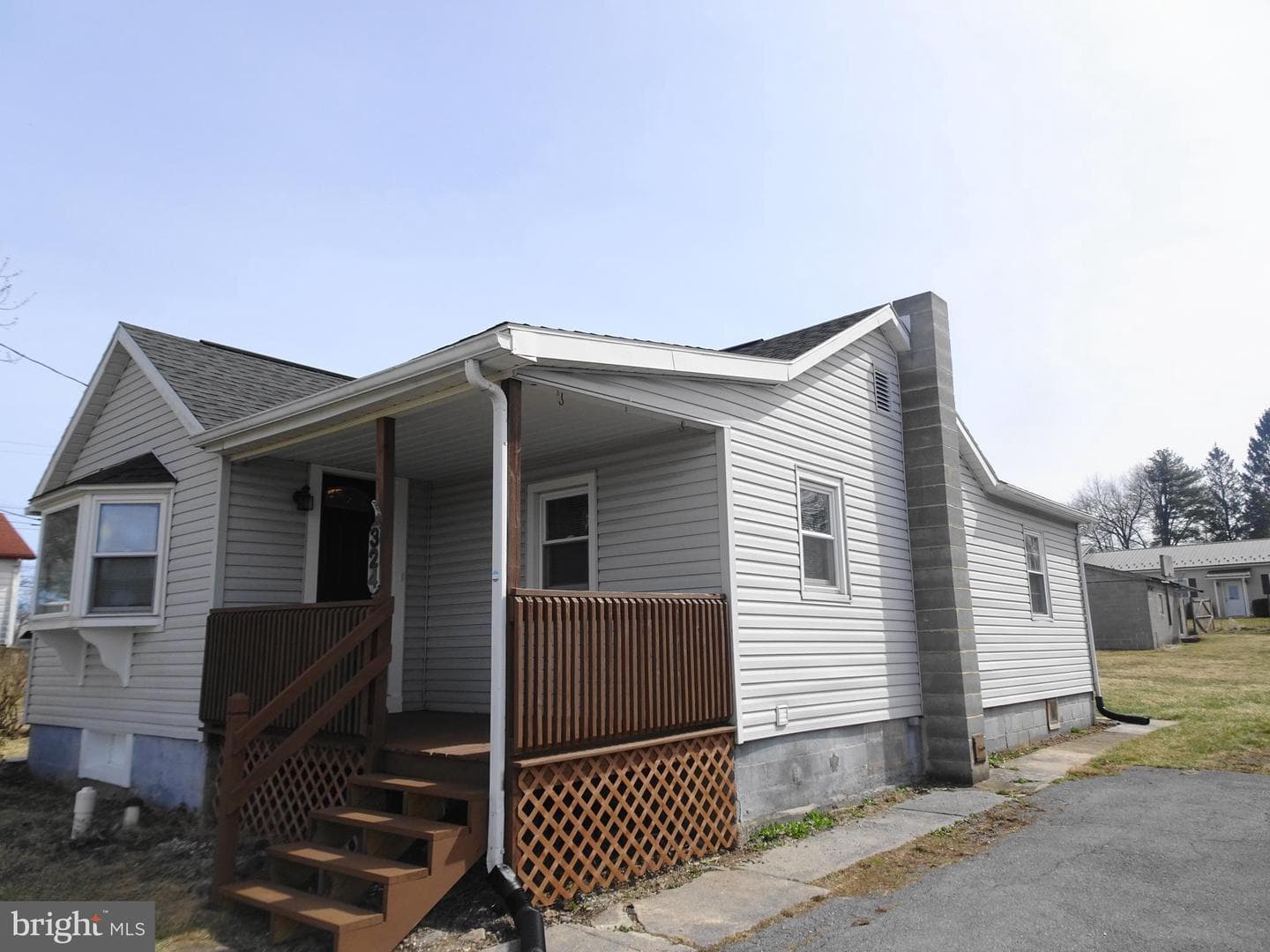 324 Forge Road photo 1