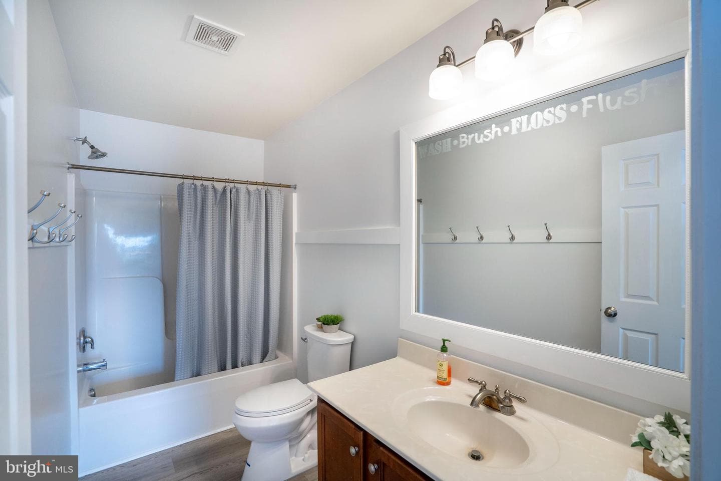 179 Chicory Avenue photo 42
