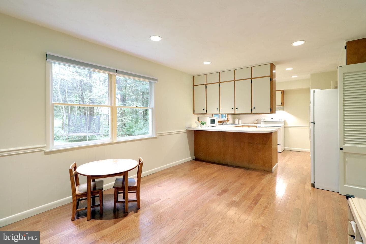 131 W Marylyn Avenue photo 17