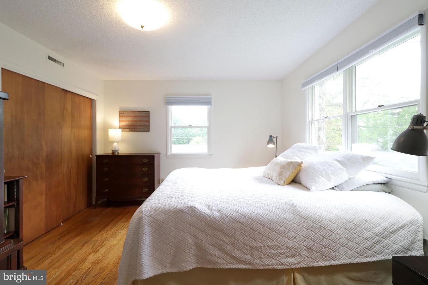 131 W Marylyn Avenue photo 33