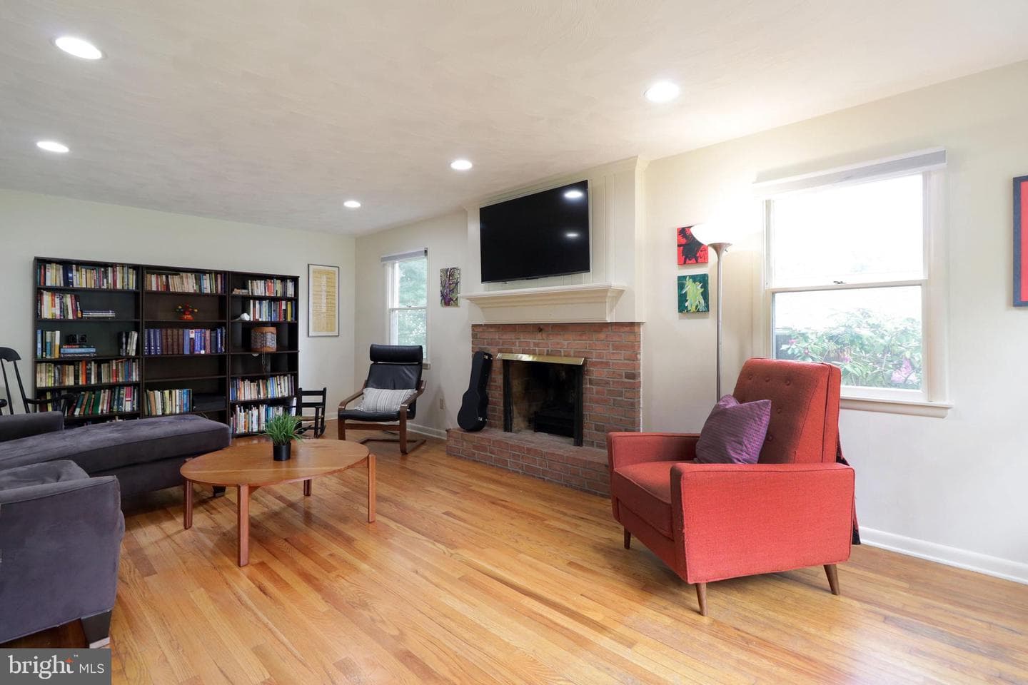 131 W Marylyn Avenue photo 8
