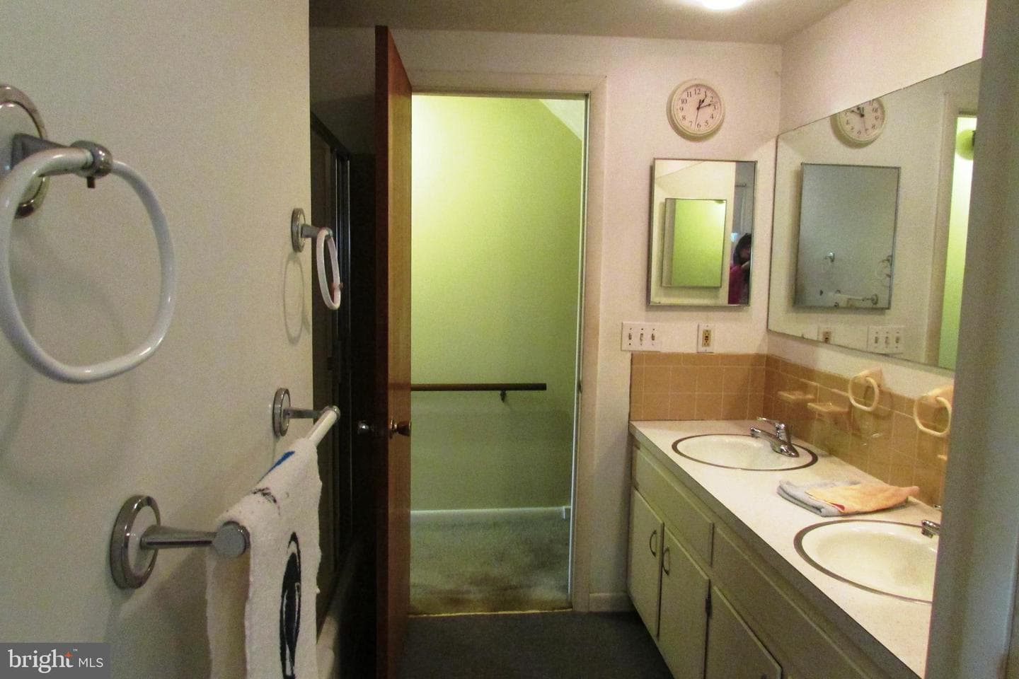 645 W Hillside Avenue photo 18