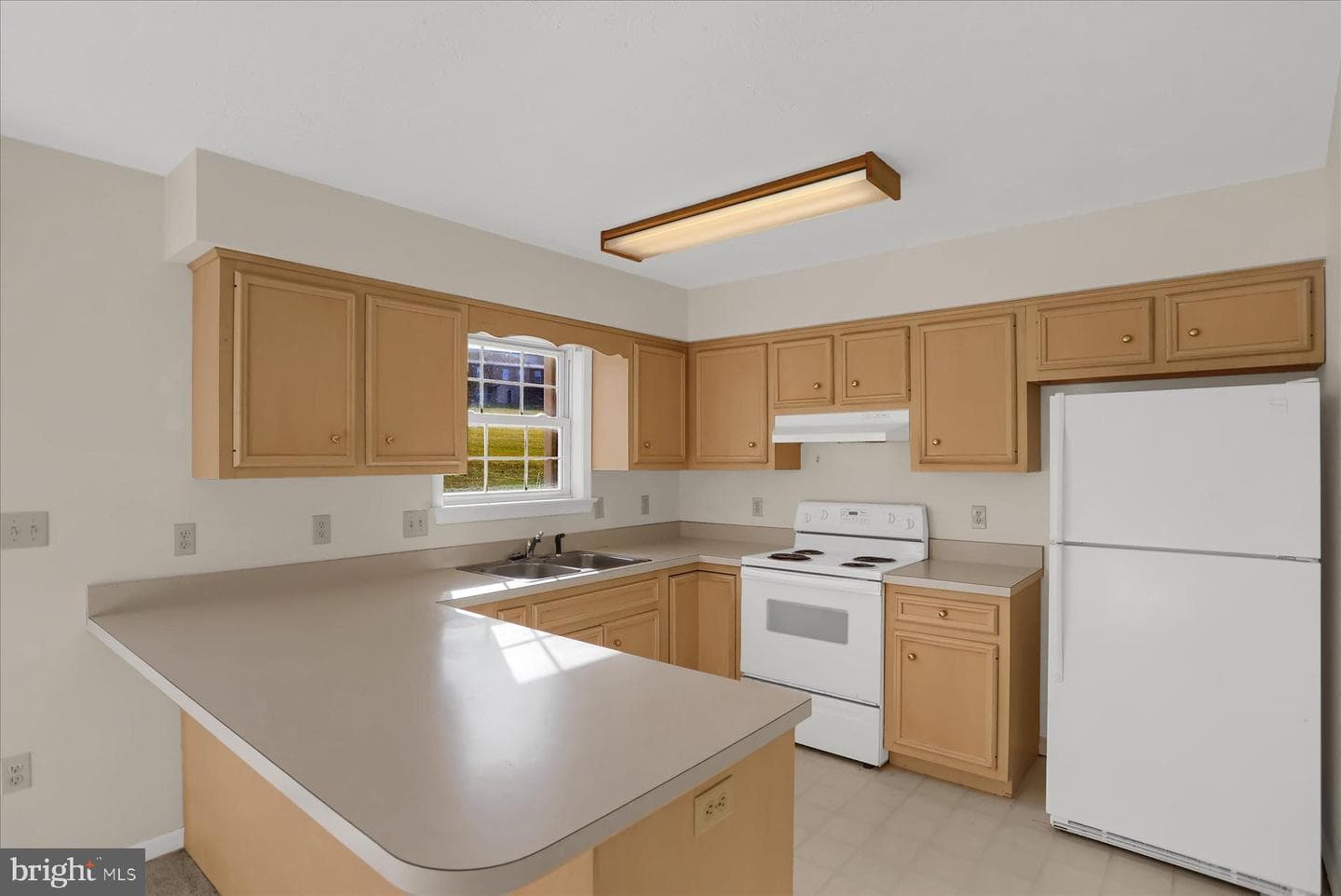138 Birchtree Court photo 13
