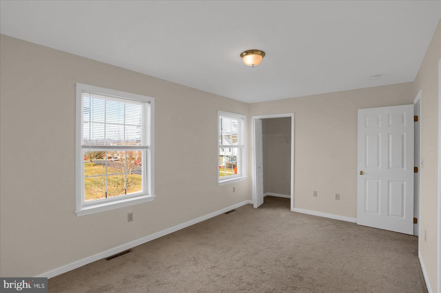 138 Birchtree Court photo 31