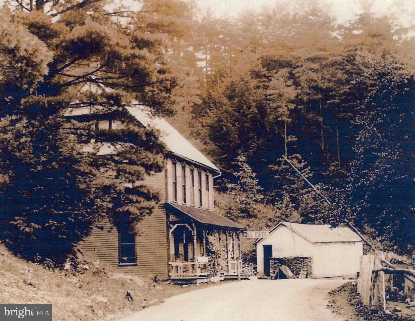222 Millheim Narrows photo 3