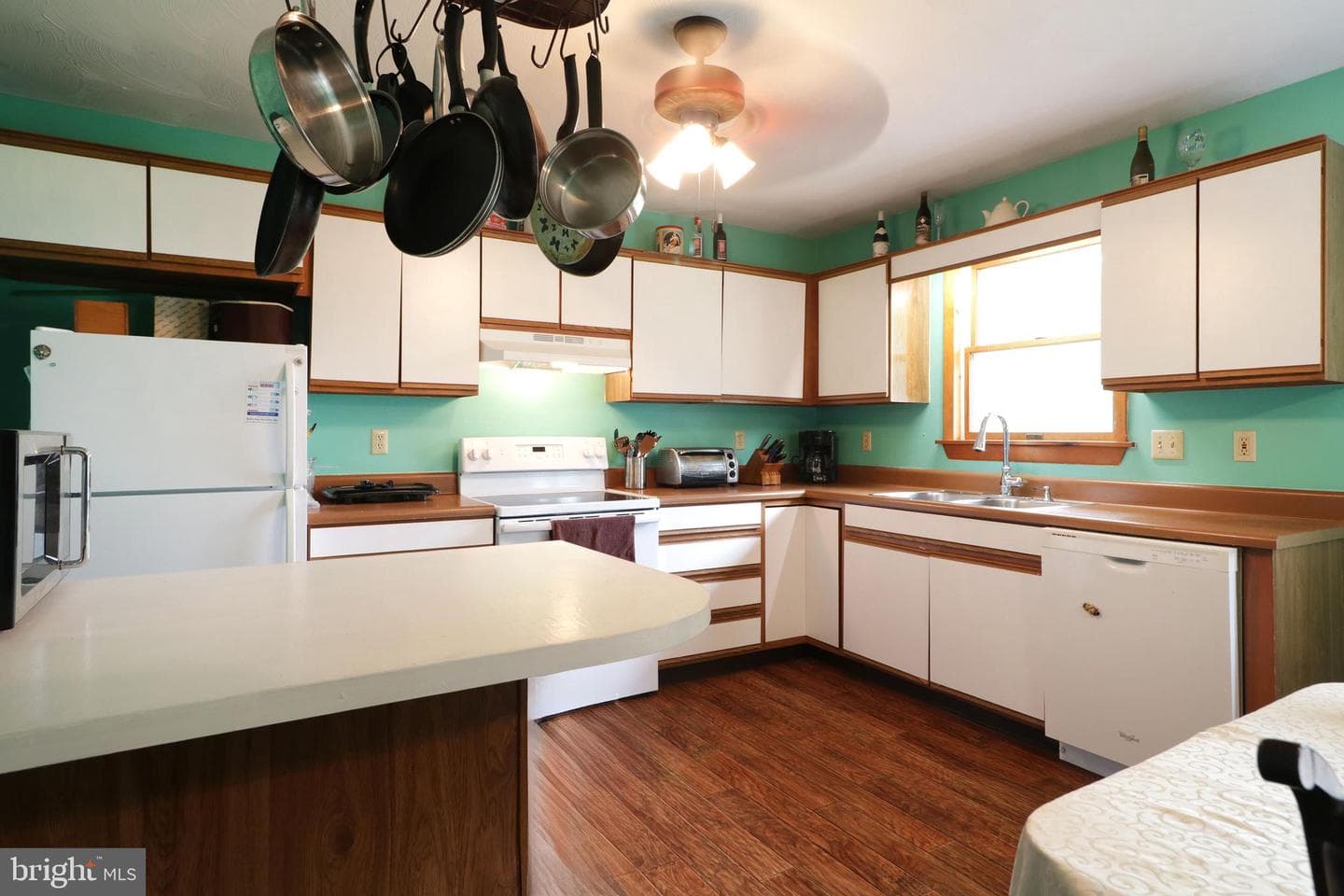 250 1st Avenue photo 10