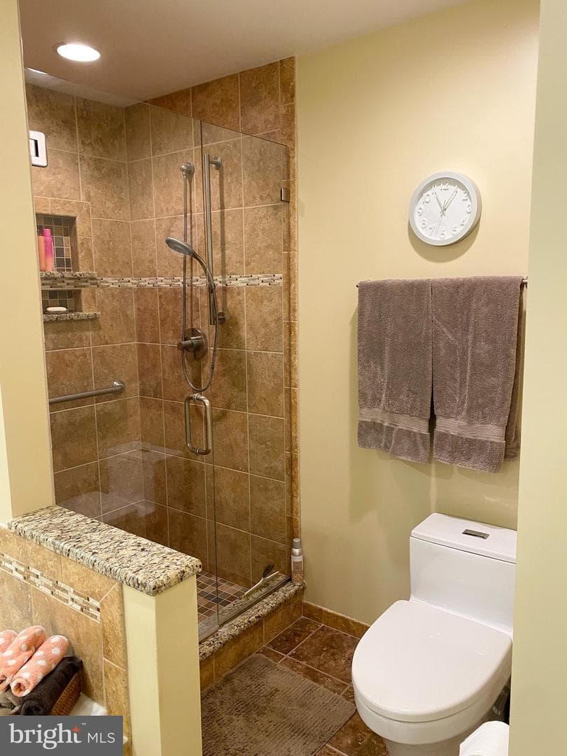 111 Wildernest Lane photo 37