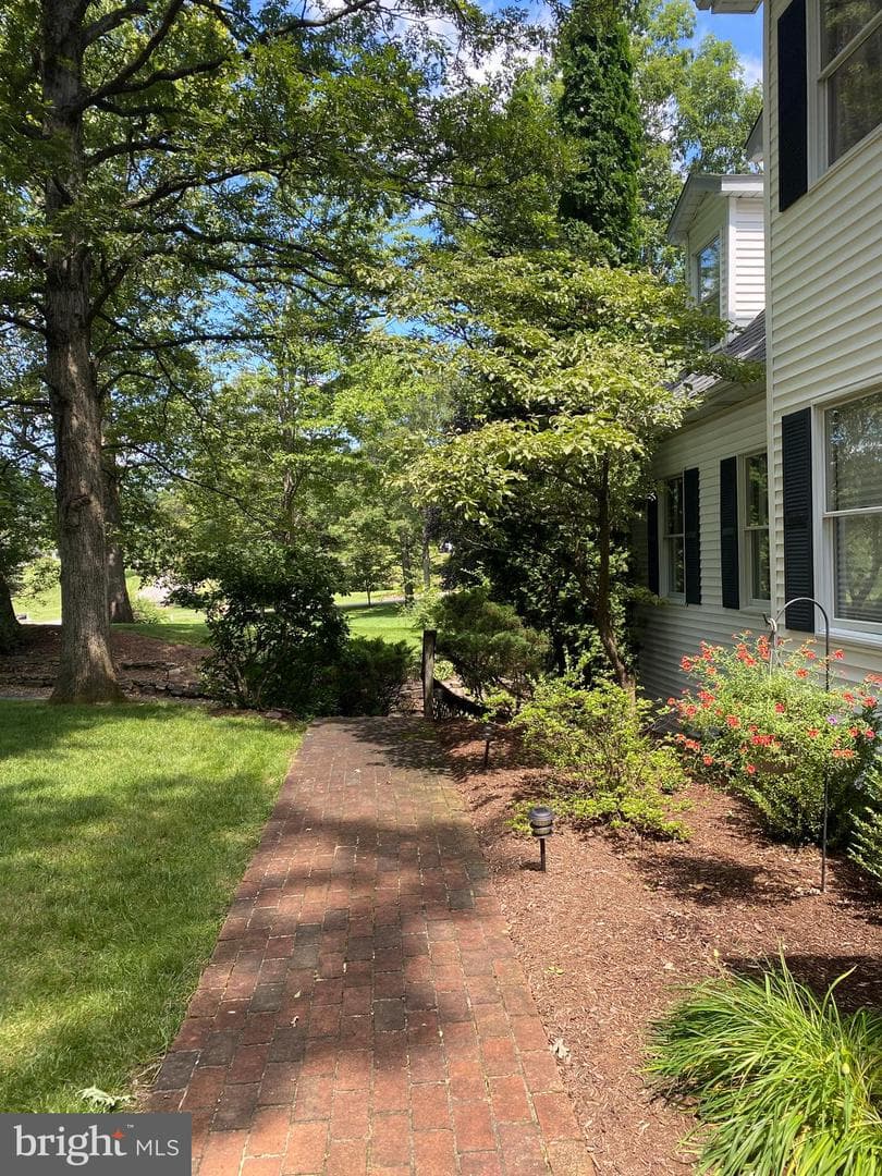 111 Wildernest Lane photo 60