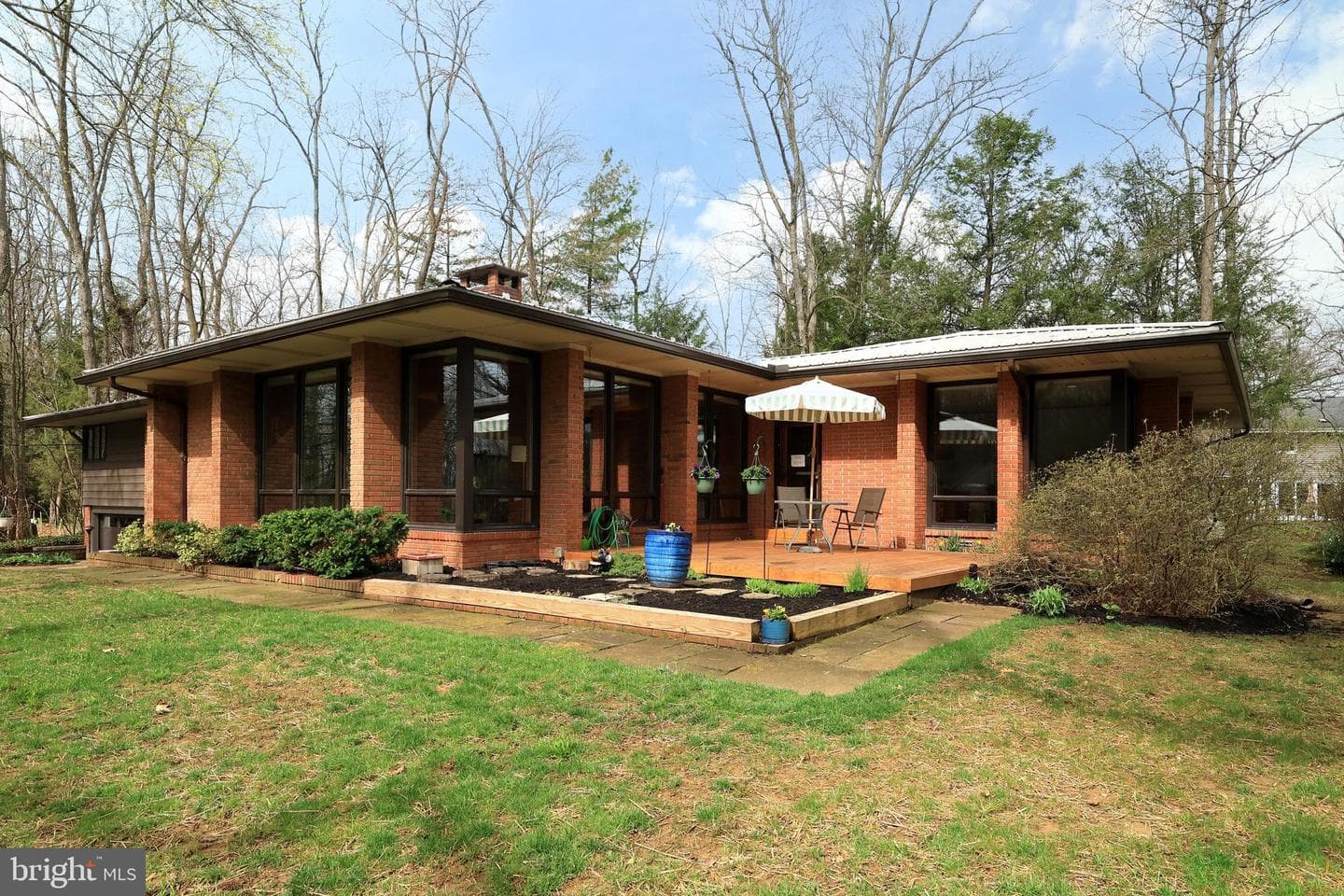 219 Ronan Drive photo 1