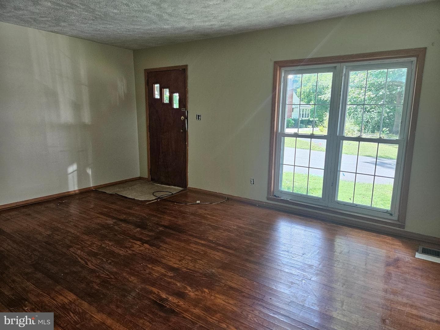 113 Locust Street photo 4