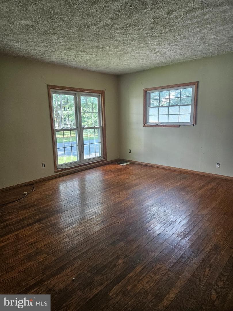 113 Locust Street photo 5