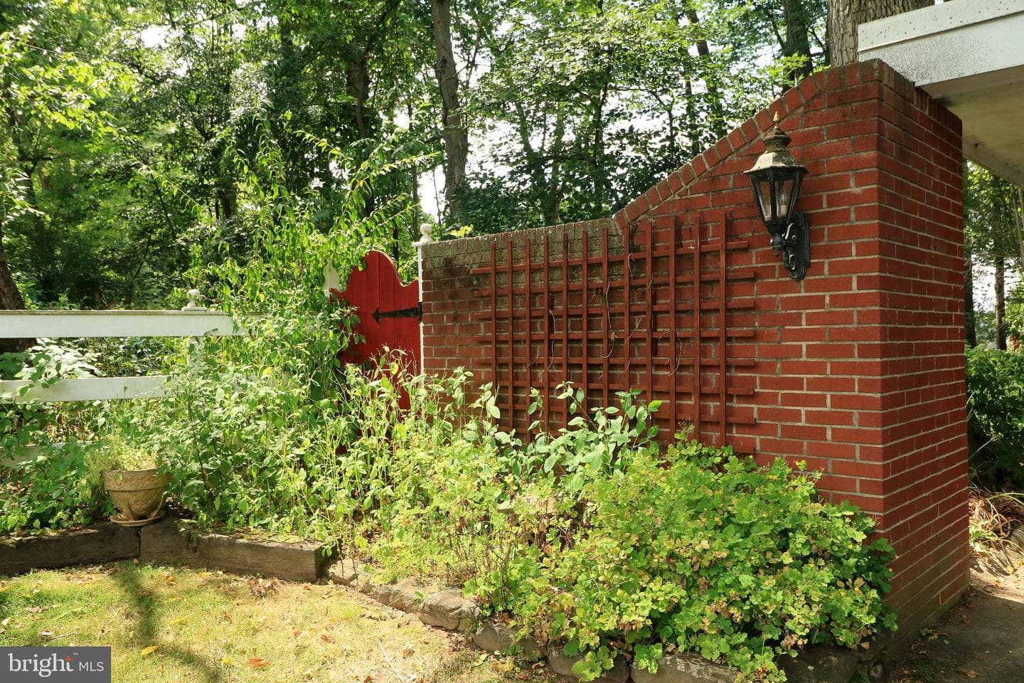 935 Oak Ridge Ave photo 57