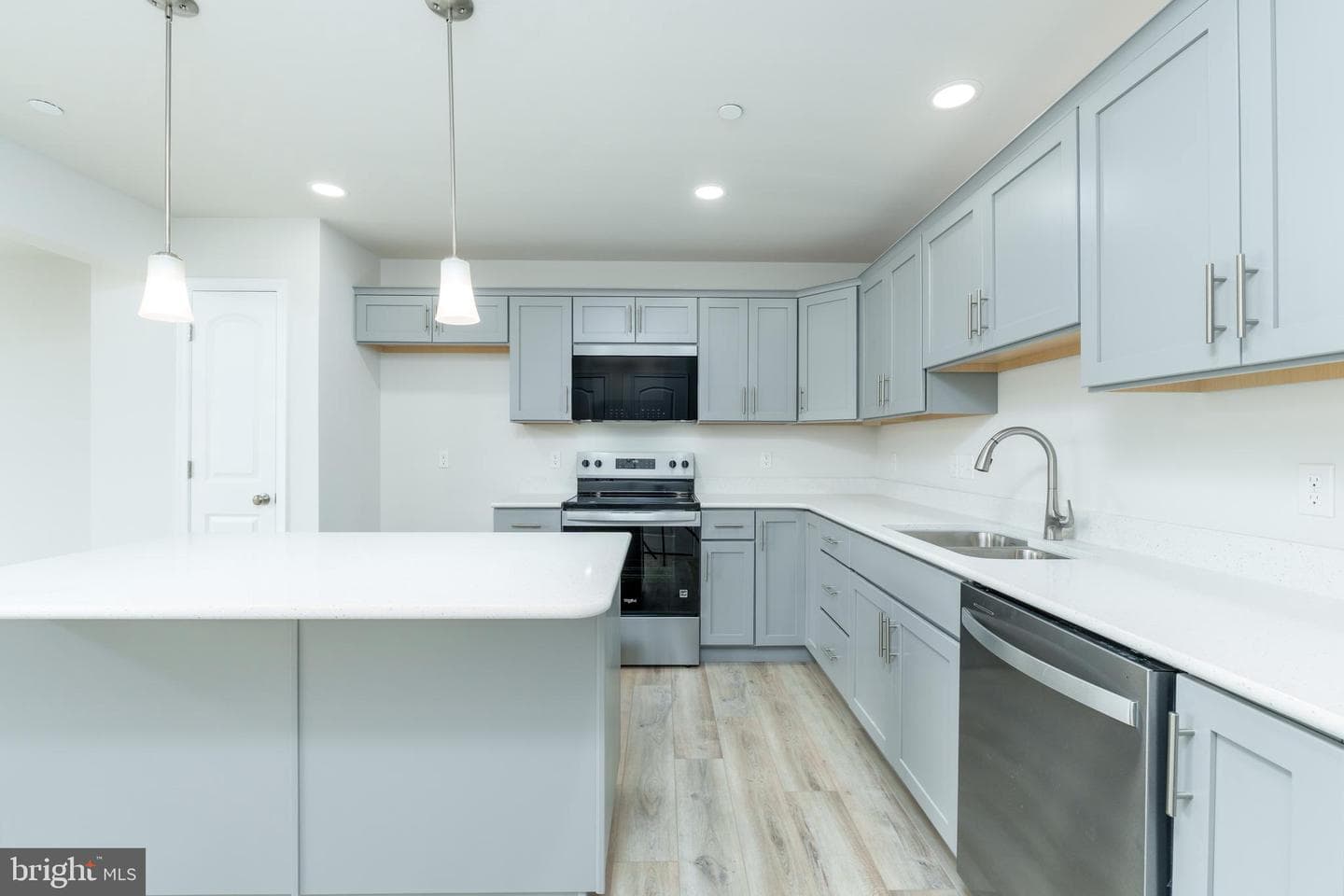 136 Dolomite Drive photo 4