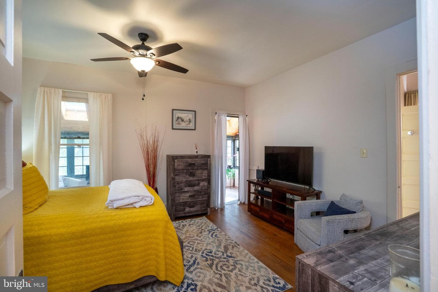 140 E Linn Street photo 51