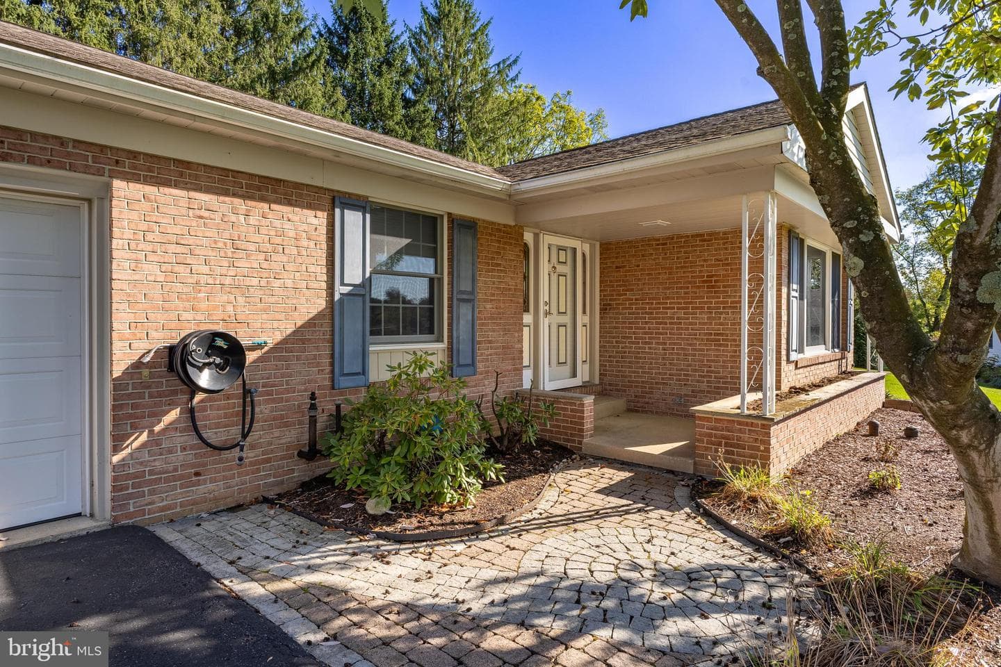 212 Seneca Circle photo 30