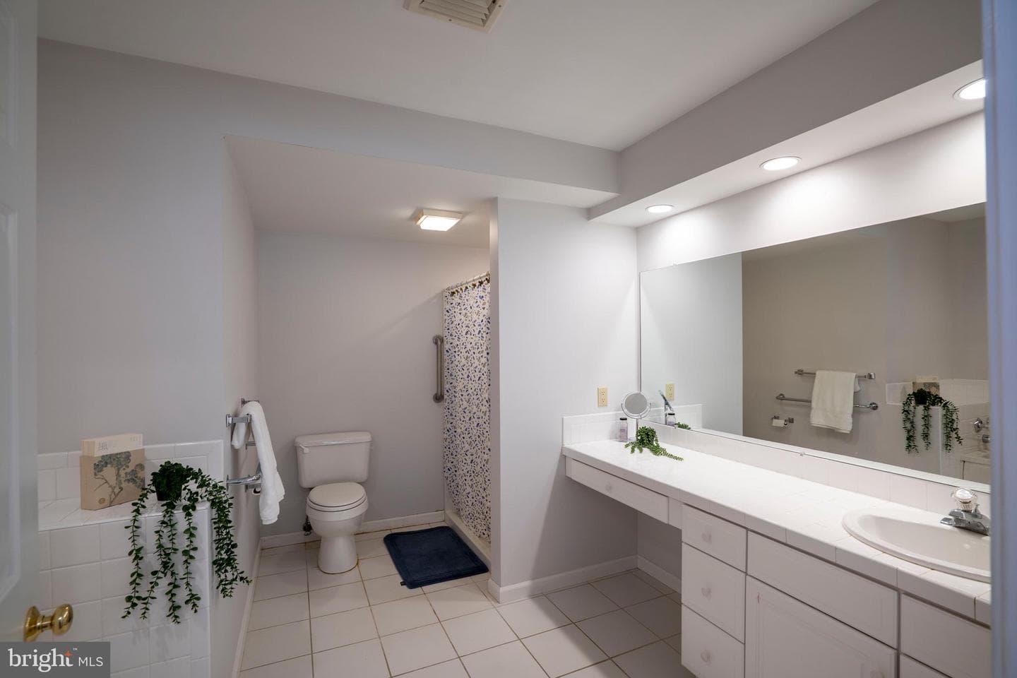 106 Wellington Drive photo 36