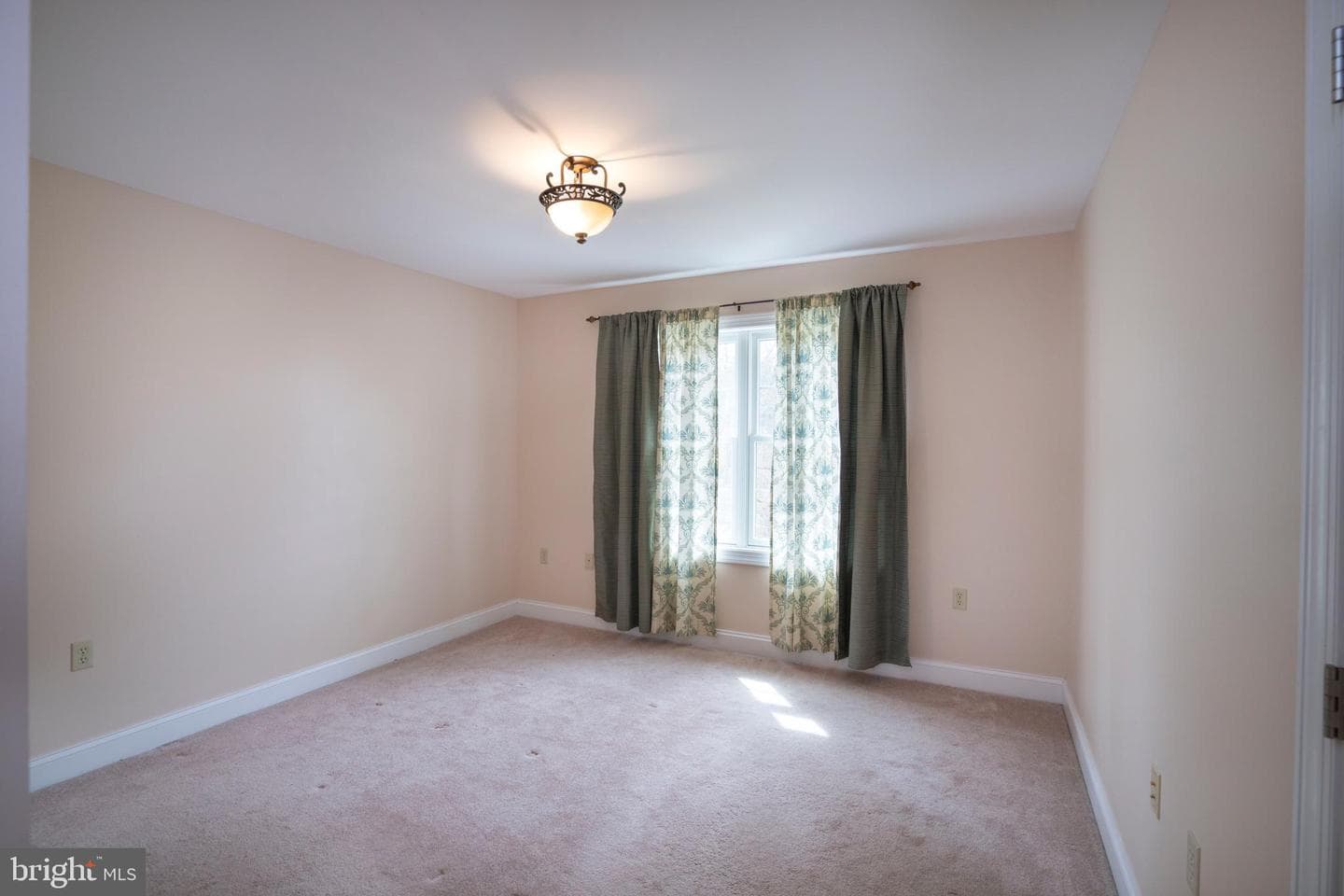 120 Meadowview Drive photo 42
