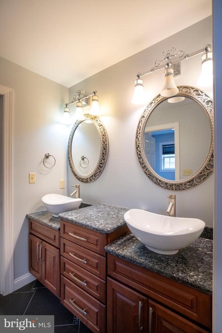 120 Meadowview Drive photo 44