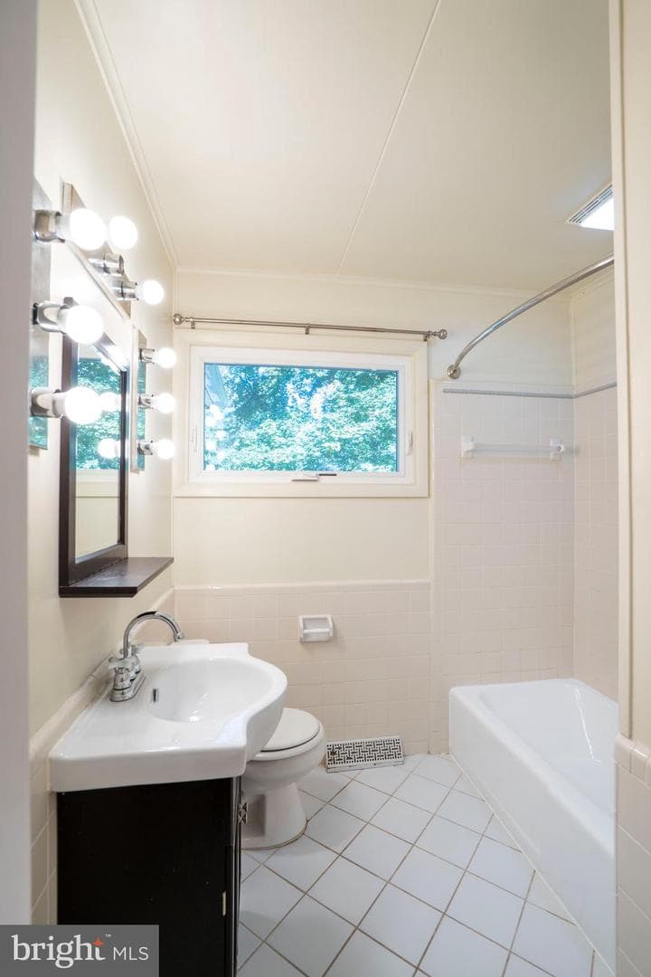 936 Taylor Street photo 25