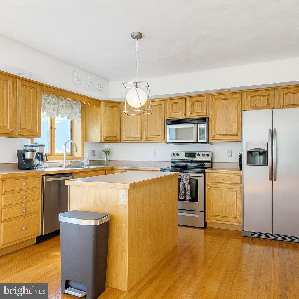 213 1st Avenue photo 11