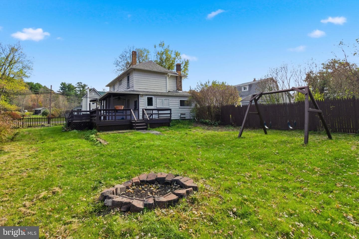 334 Hemlock Street photo 3