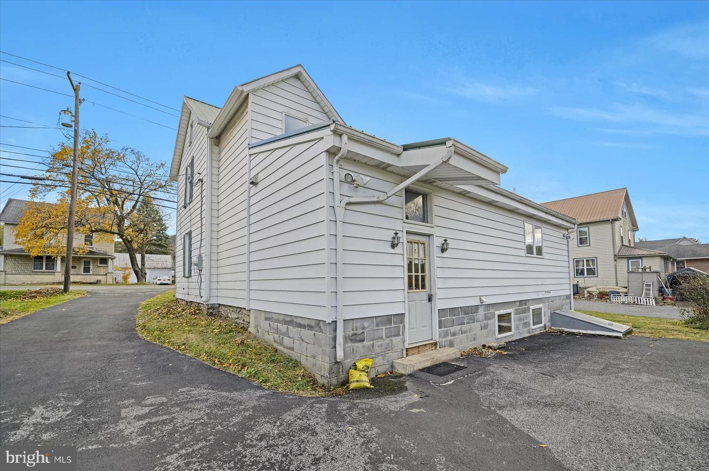 217 E College Avenue photo 4