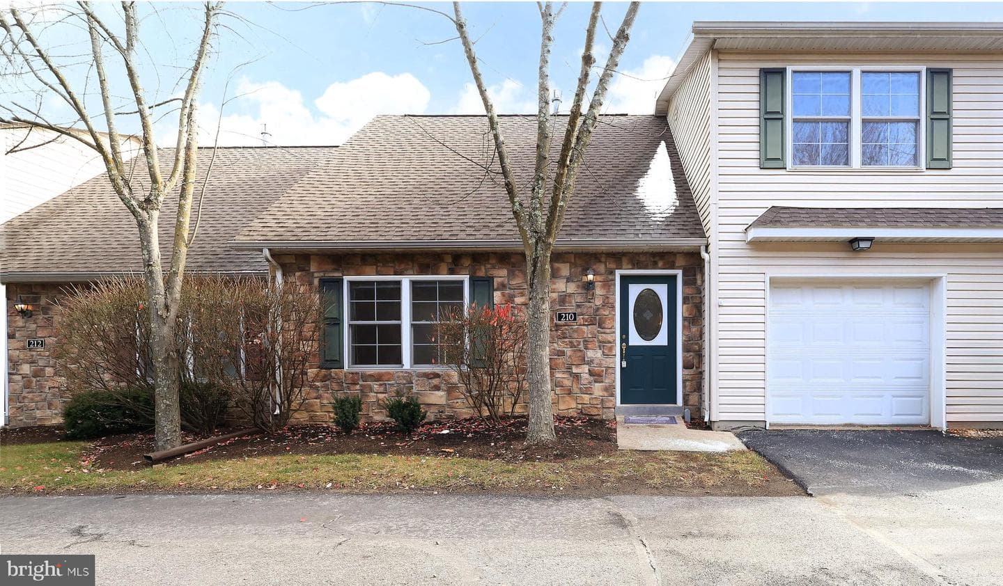 210 Amblewood Way photo 1