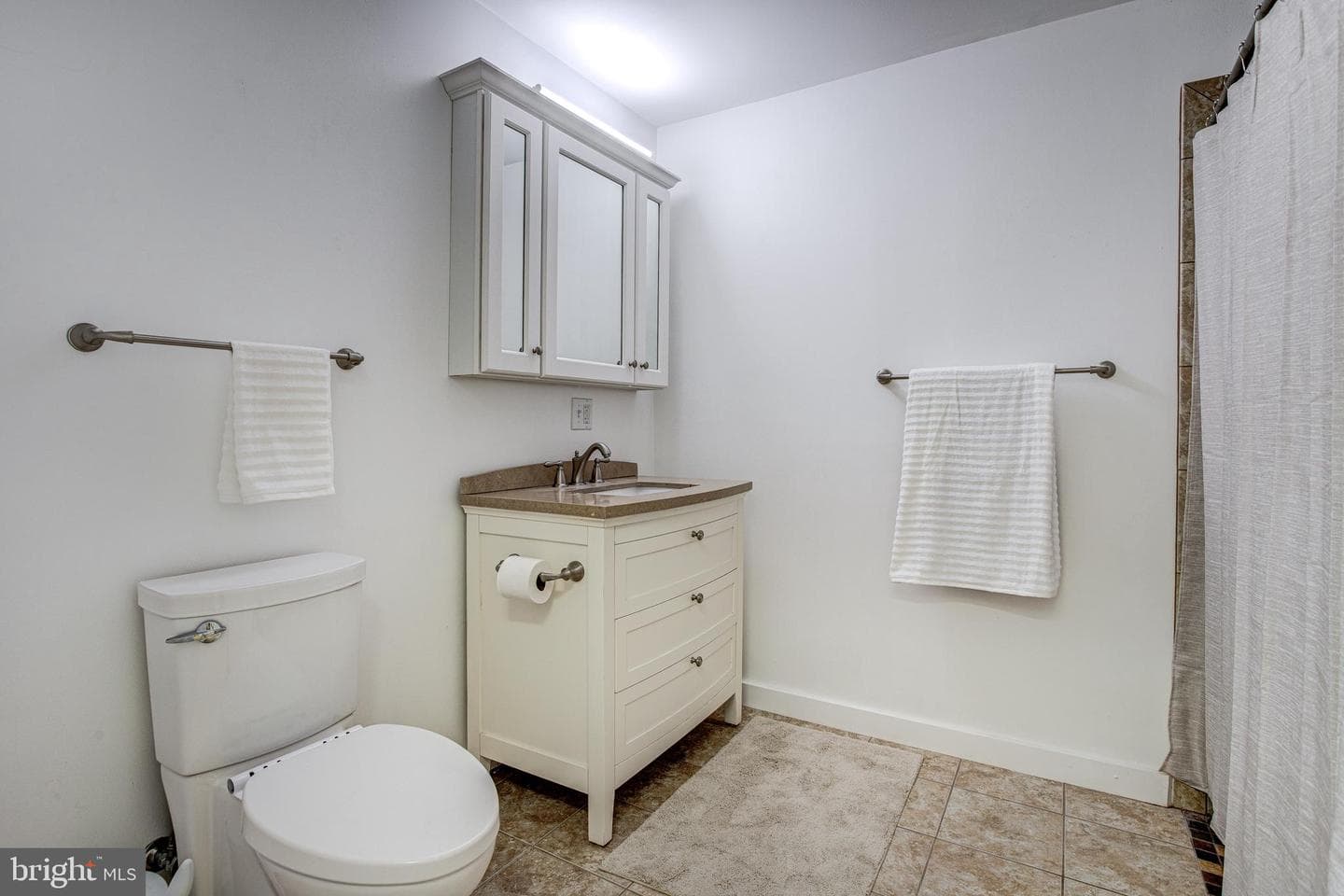 840 Outer Drive photo 23