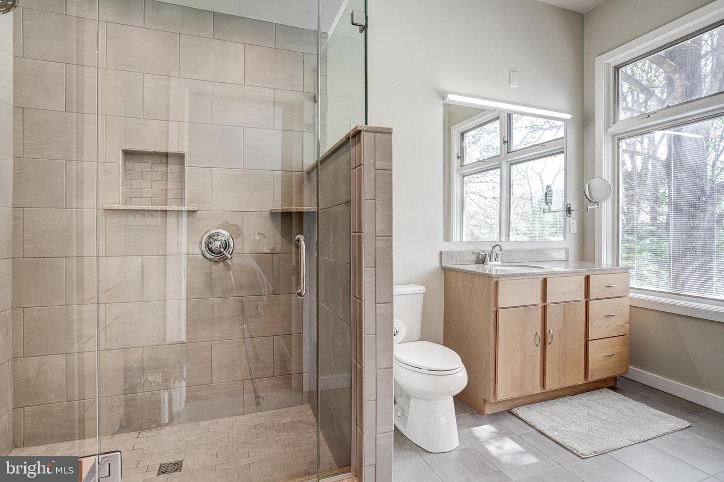 840 Outer Drive photo 35