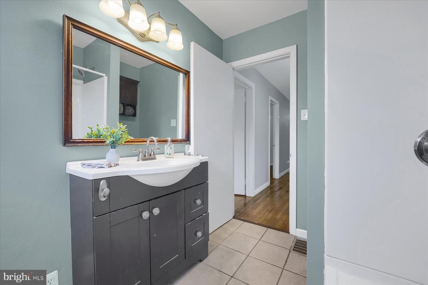 147 Sunset Avenue photo 14