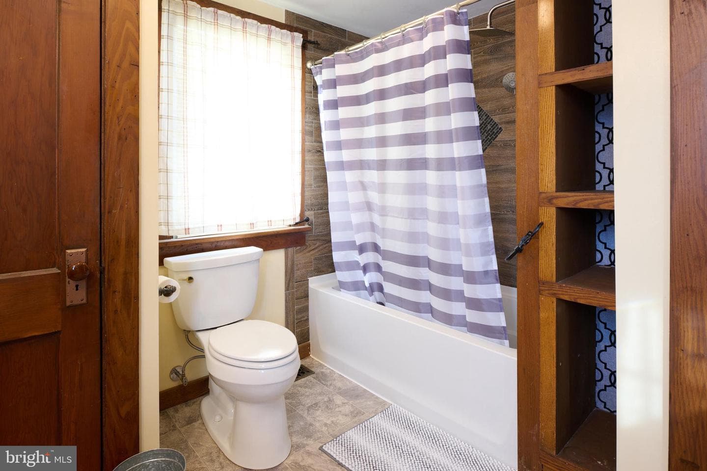 127 E Aaron Square photo 19