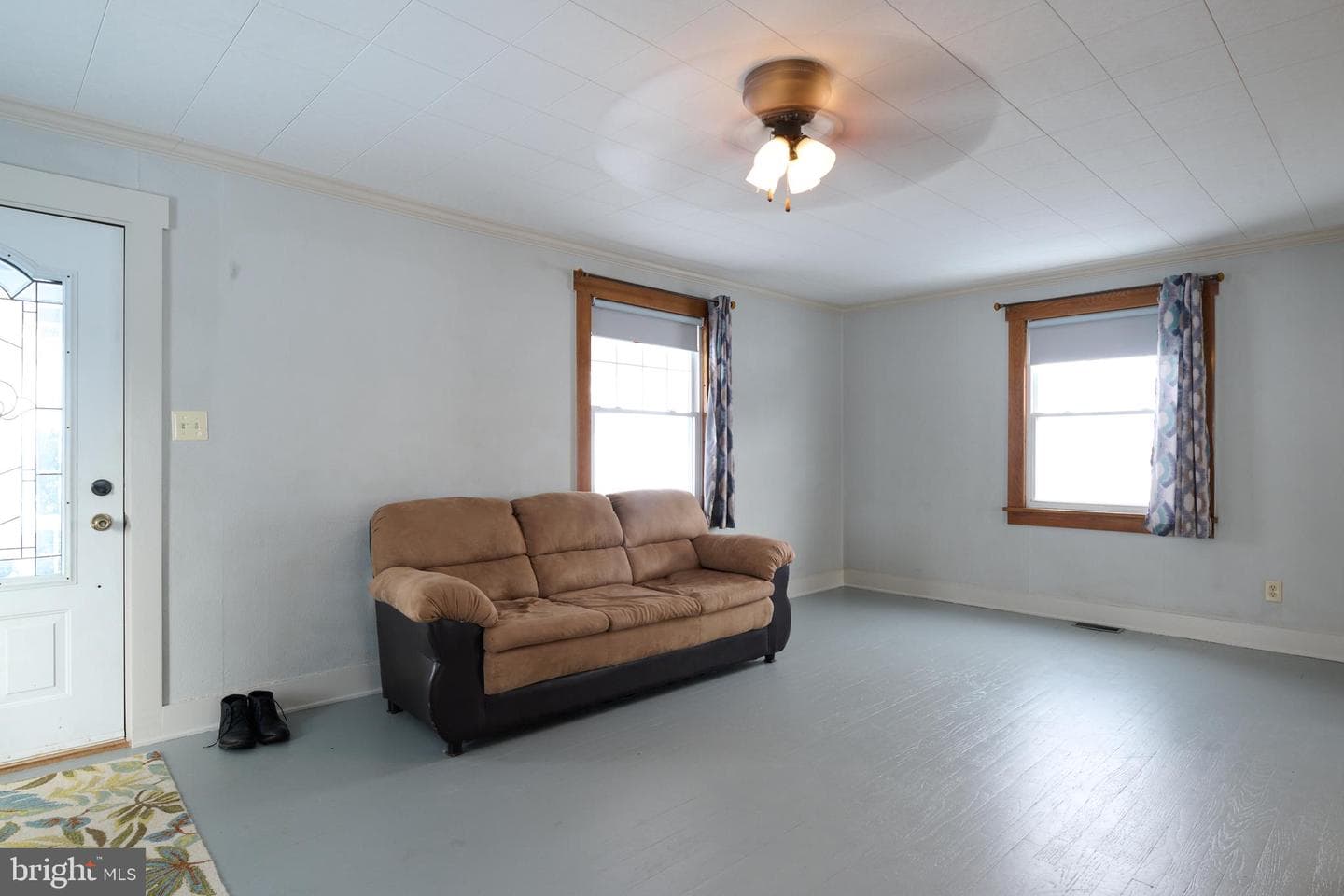 127 E Aaron Square photo 3