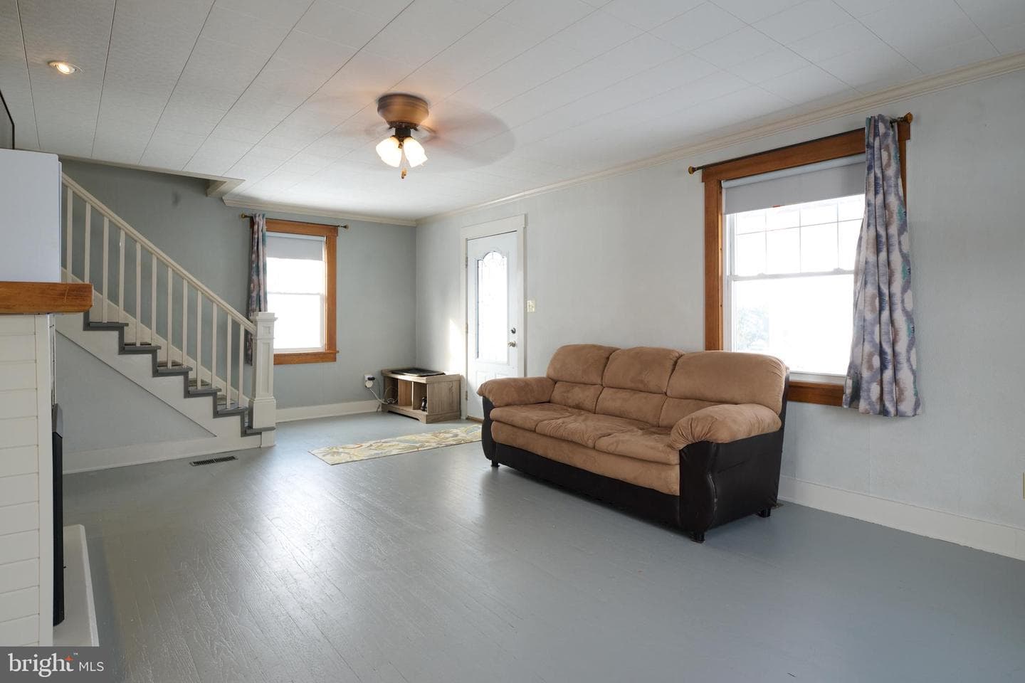127 E Aaron Square photo 5