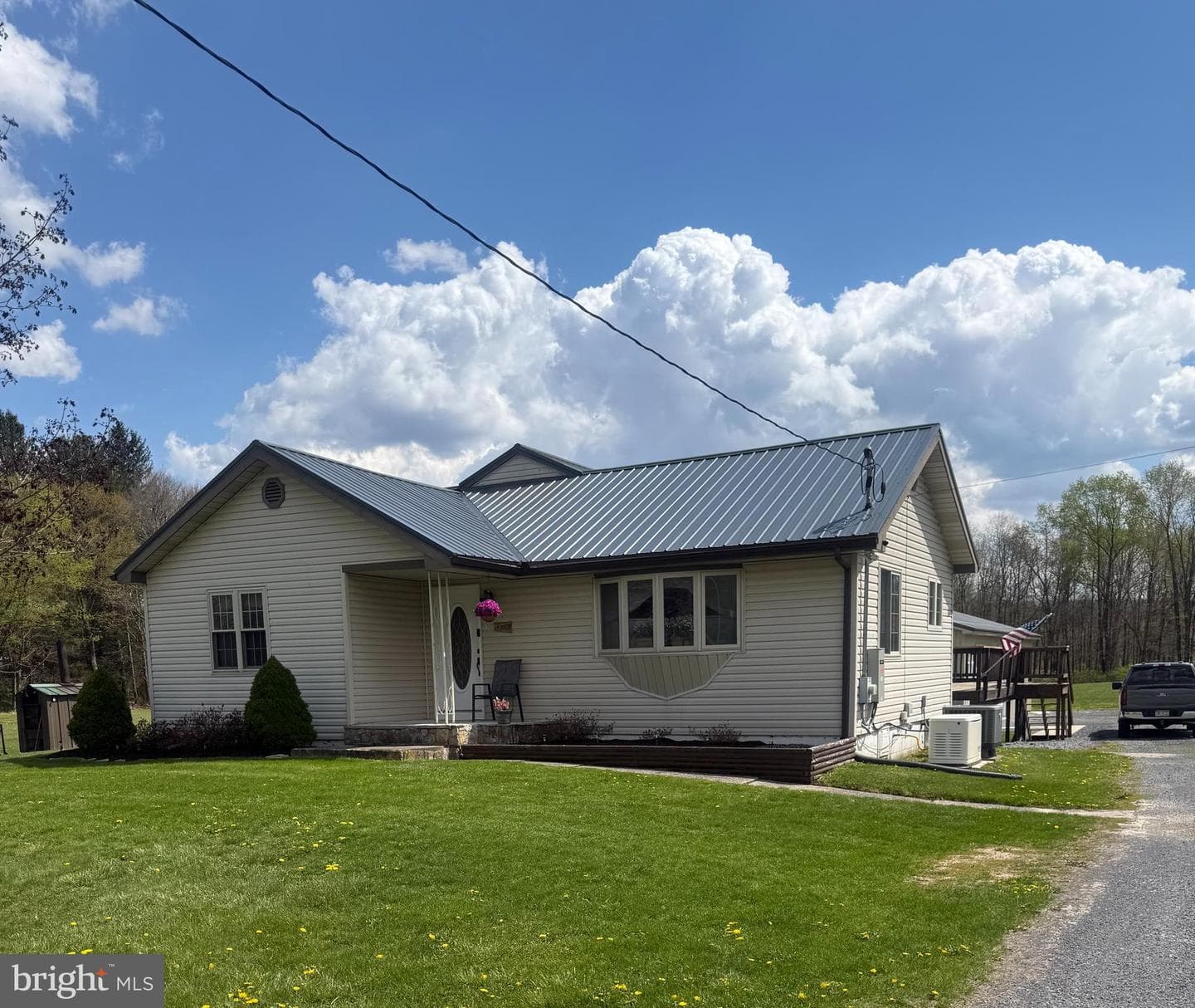 1076 Clarence Road
