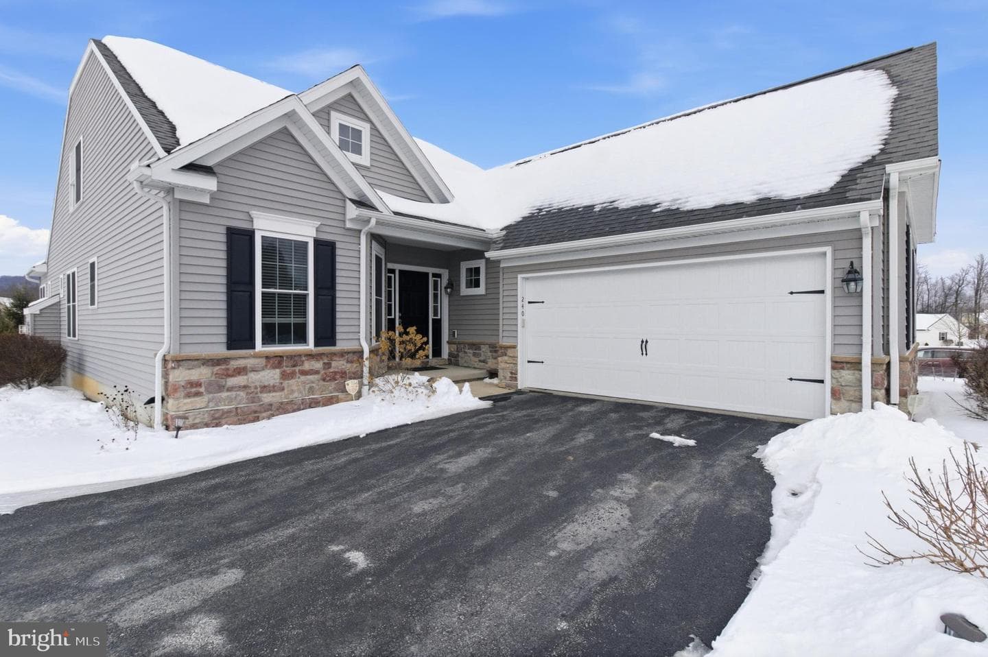 240 Aster Avenue photo 3