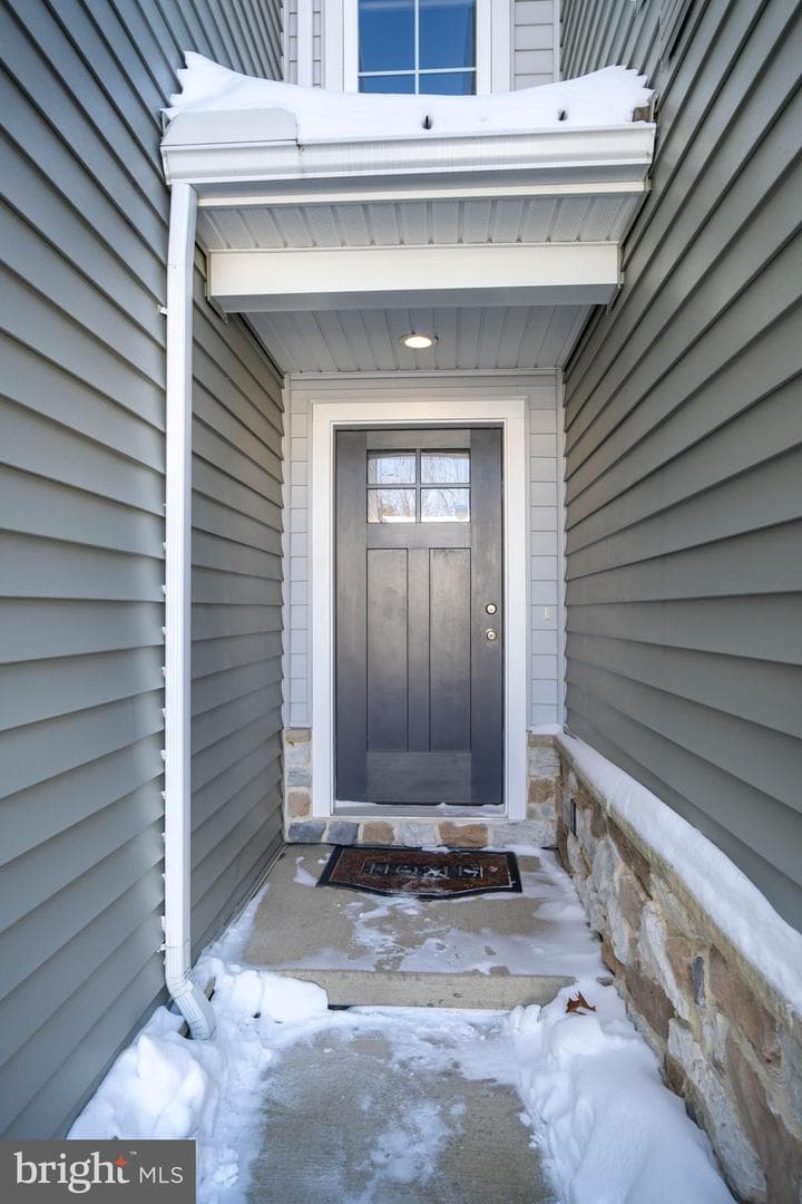 277 Isabella Circle photo 16