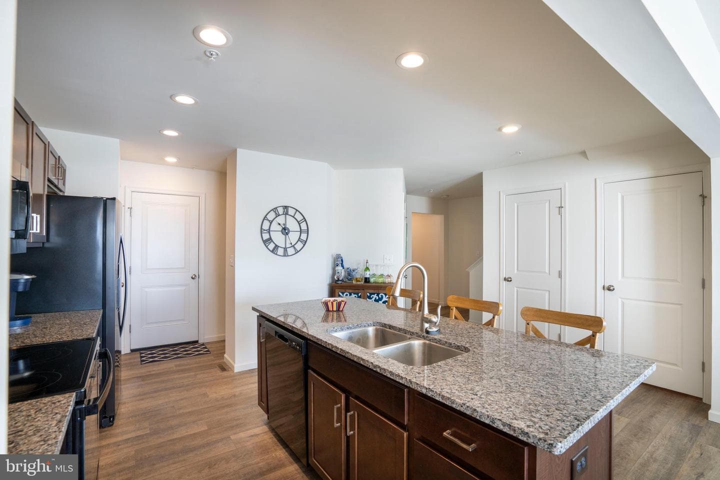 277 Isabella Circle photo 22