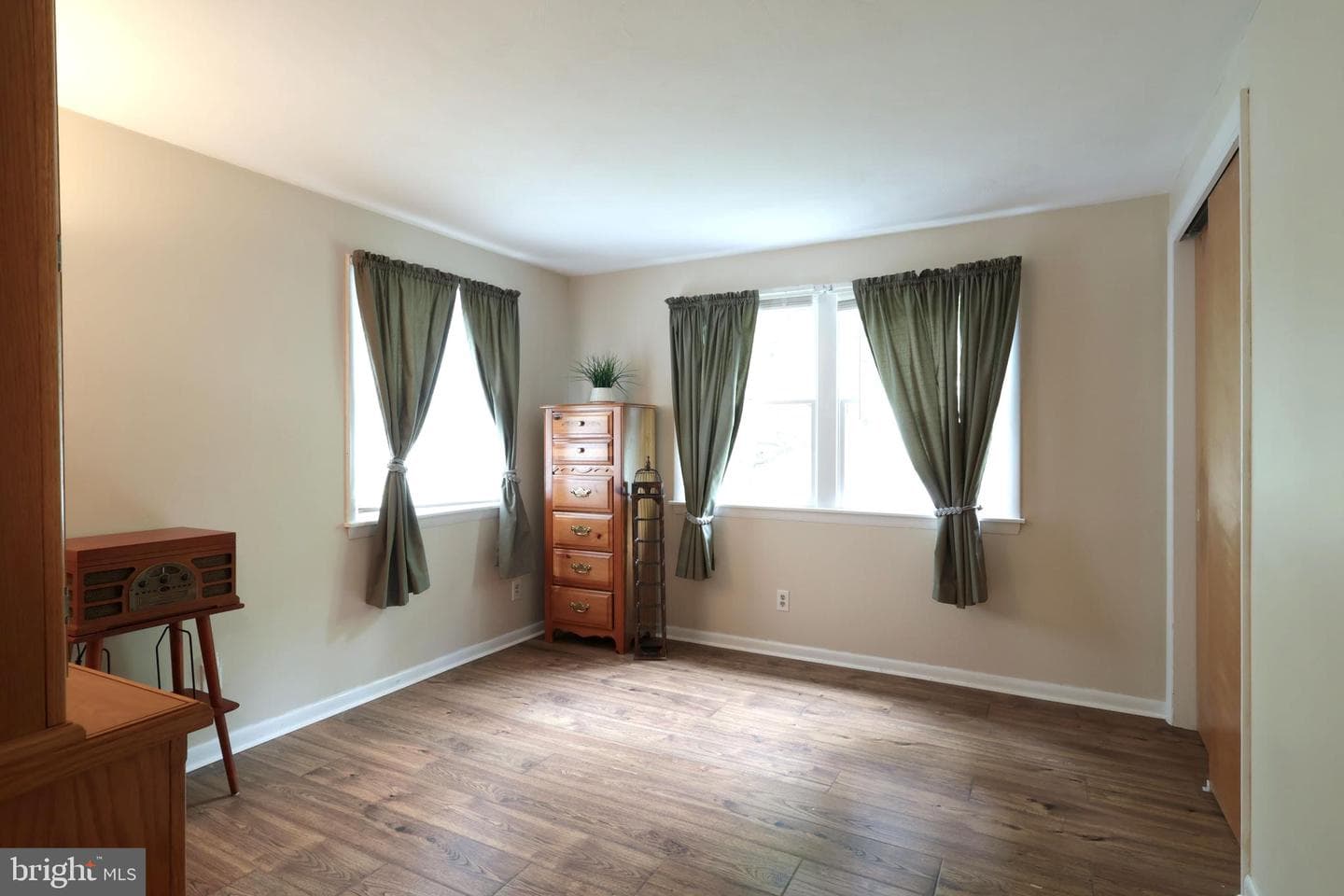 631 Wiltshire Drive photo 37
