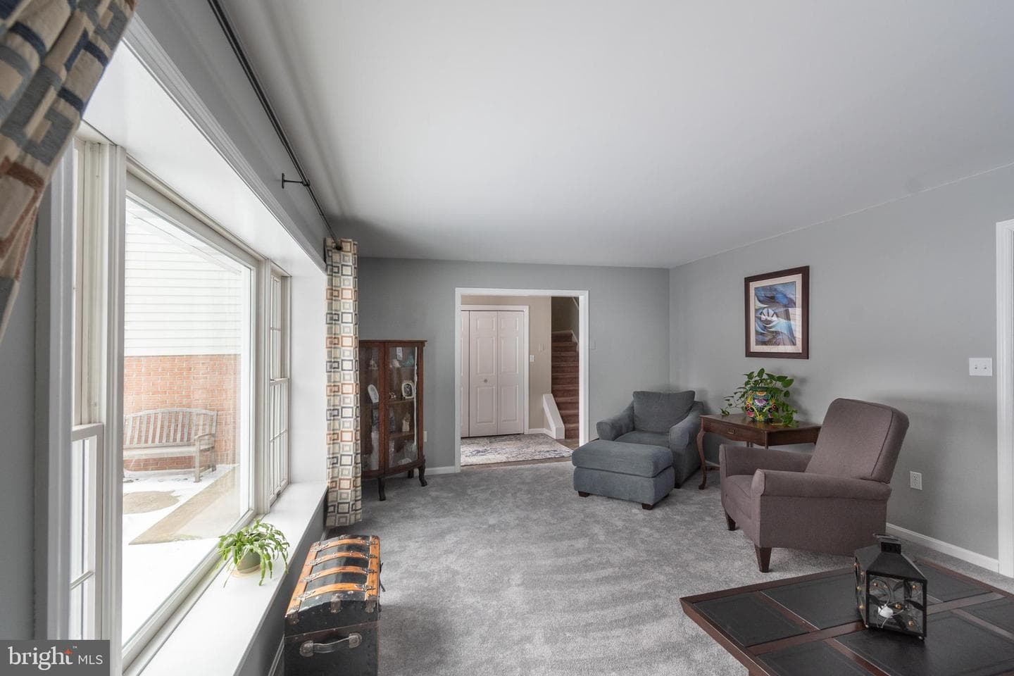 1469 Chaumont Avenue photo 4