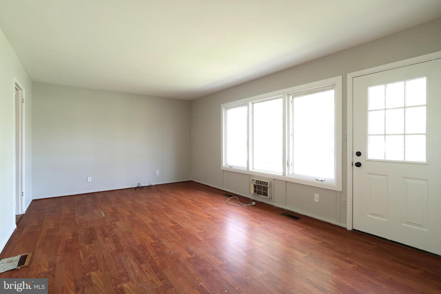 126 W South Hills Avenue photo 4