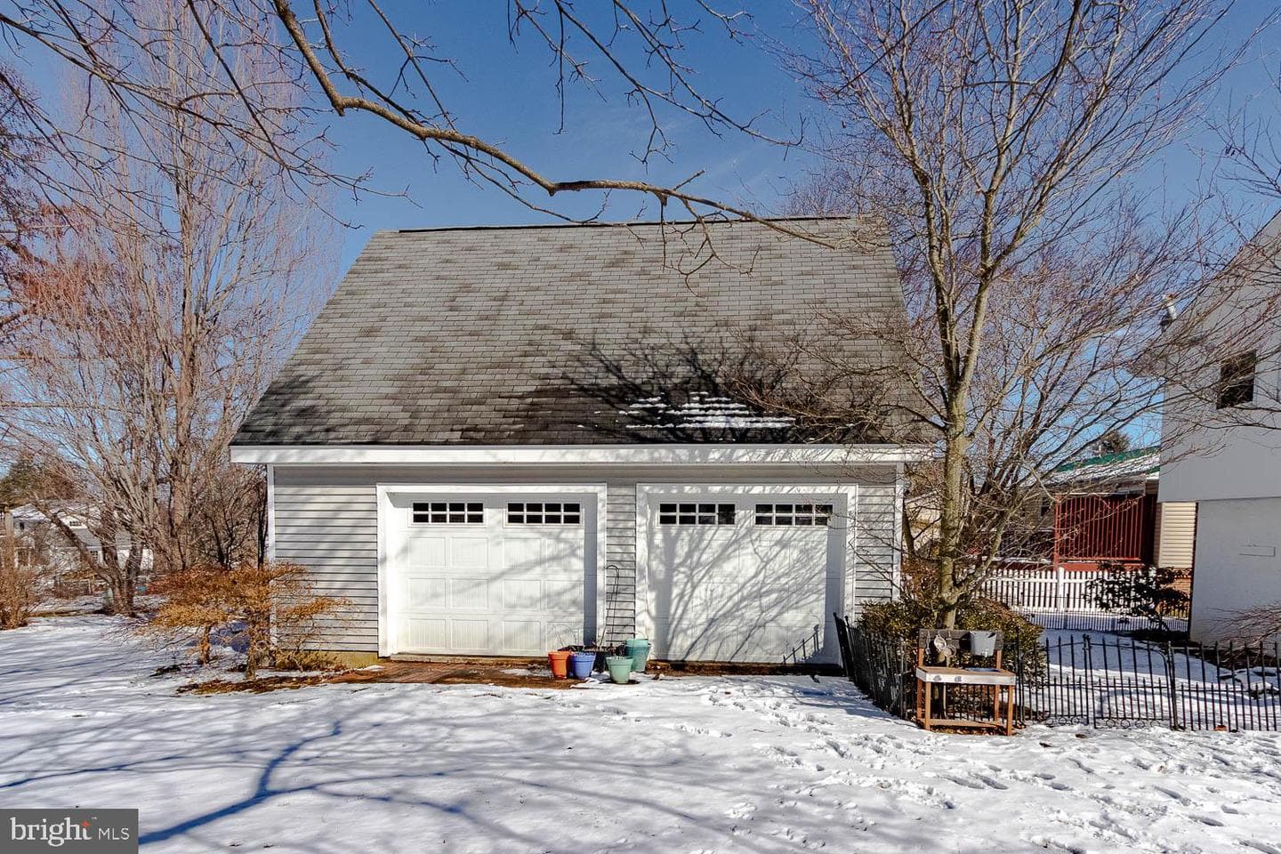 1096 Saxton Drive photo 38